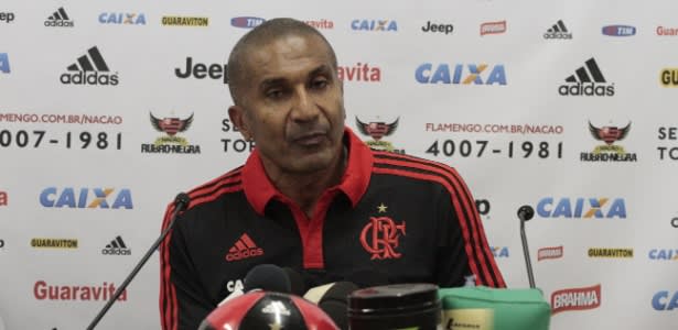 Cristóvão vê Flamengo longe do ideal, mas exalta Guerrero e Sheik