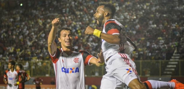 Flamengo procura Grêmio, para acertar contratação de Fernandinho