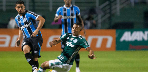 Edilson revê Corinthians três meses após trocar "sem clima" pelo Grêmio