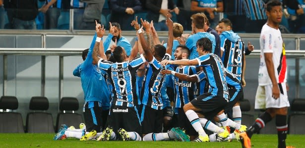 Grêmio calcula seis pontos por vaga na Libertadores. E Chape vira 1º passo