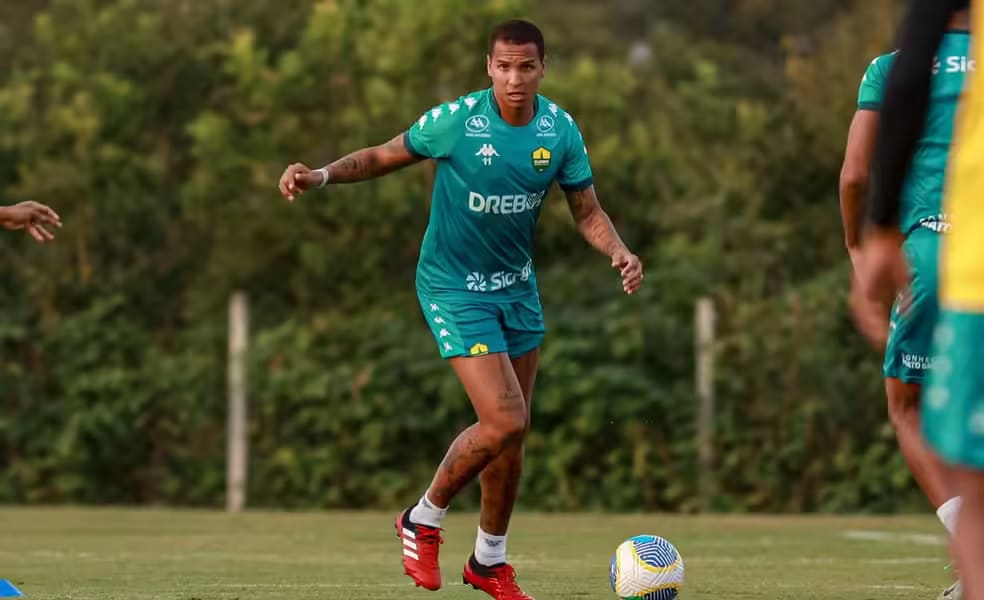 Valores solicitados para contratação de Deyverson complicam negociação do Grêmio.