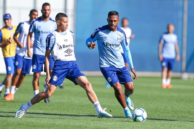 Romildo Bolzan diz que vai priorizar a troca de jogadores para o ano que vem