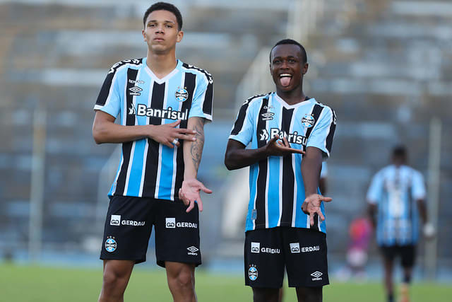 Jovem ex-Riograndense assina contrato com o Grêmio