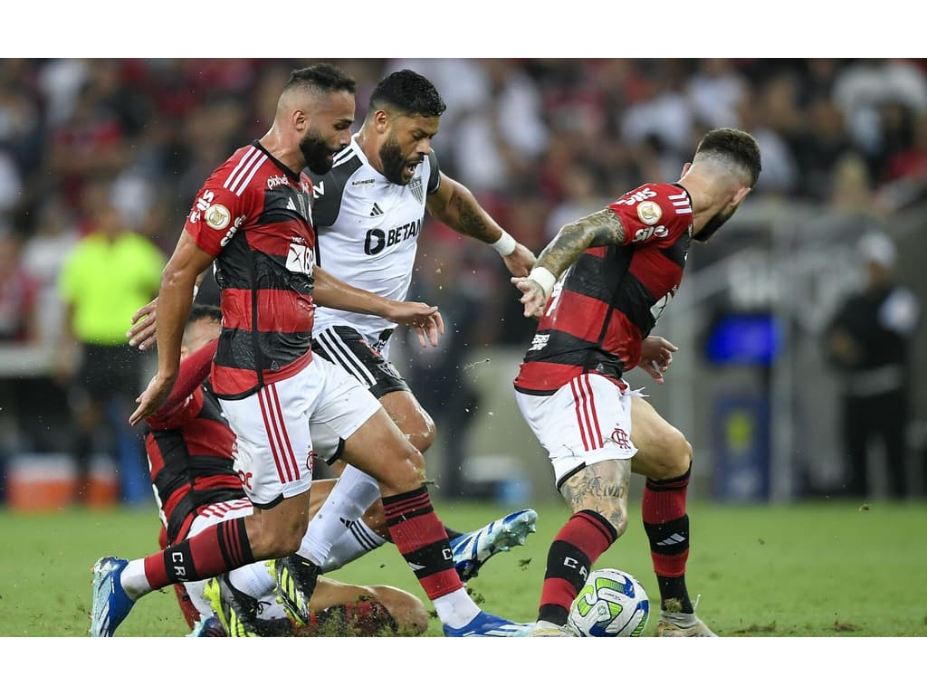 Flamengo faz vexame, perde para o Atlético-MG e torna título do Brasileirão improvável