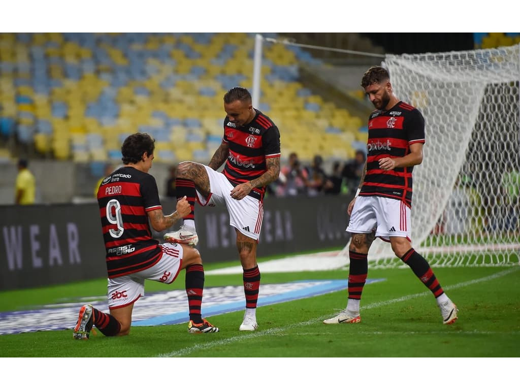 Arrascaeta se destaca na goleada do Flamengo e aproxima time do título.