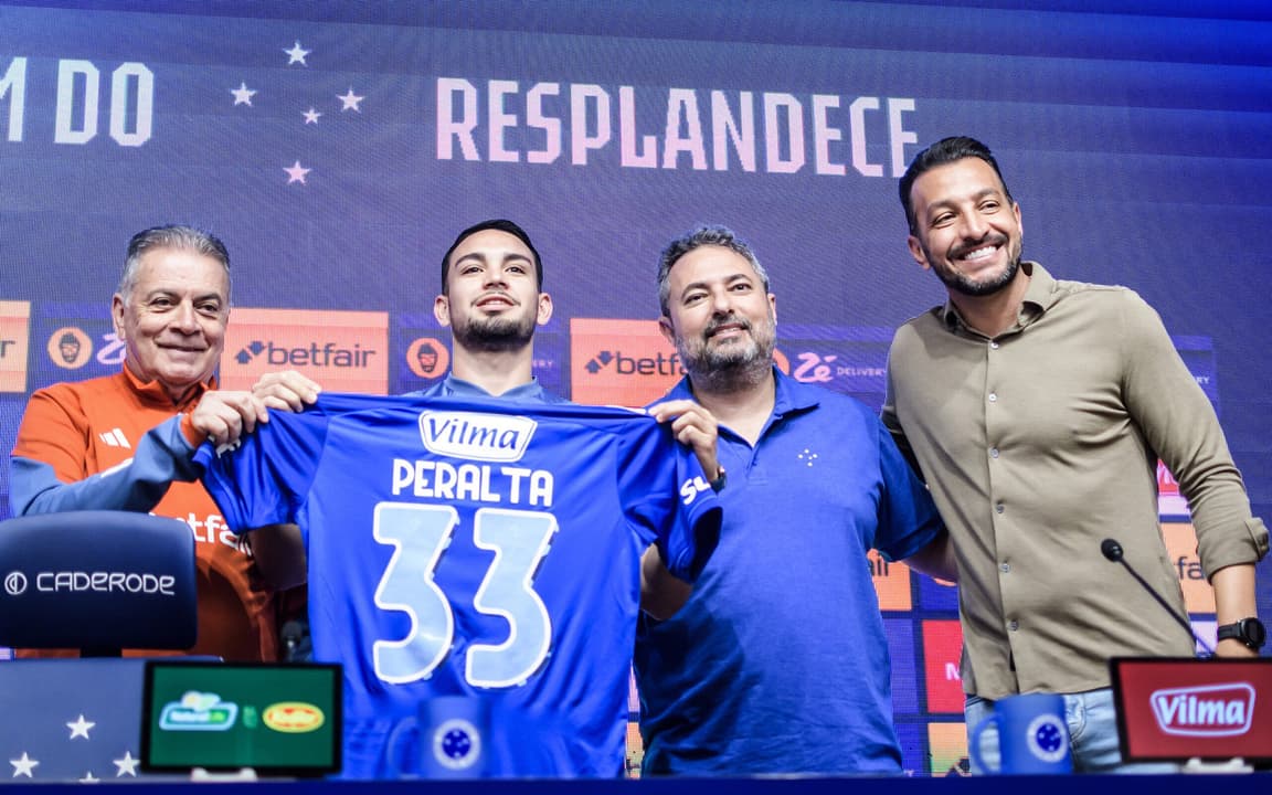 Cruzeiro regulariza situação de Fabrizio Peralta e o libera para atuar.