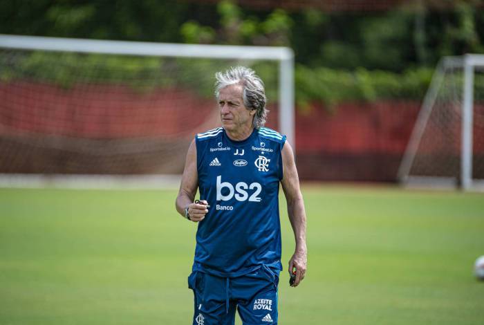 Atacante do Flamengo admite dificuldade inicial com Jorge Jesus: Não entendia nada que ele dizia