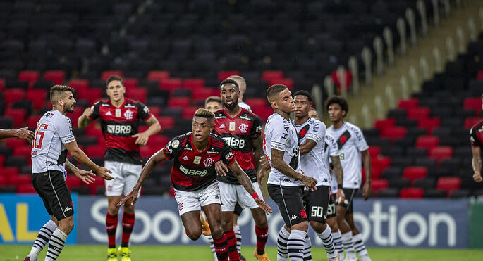 Flamengo tem obrigação de vencer e jogar bem contra o Vasco, avalia jornalista