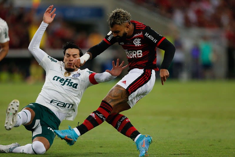 Flamengo parecia realmente estar jogando uma revanche da Libertadores, avalia jornalista