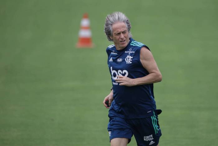 Com três atacantes do radar de Tite, Jorge Jesus pode abrir o leque no Flamengo