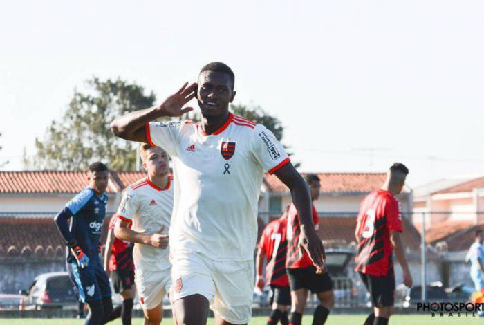 Fã de Eric Bailly, ex-atacante e achado em peneira: conheça Otávio, um dos zagueiros do Flamengo na Libertadores Sub-20