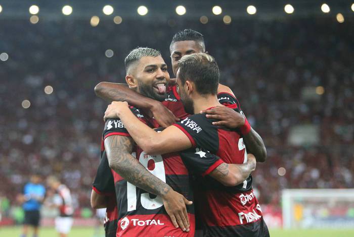 Comentarista exalta força do Flamengo no Maracanã e faz desafio: Traz o Liverpool