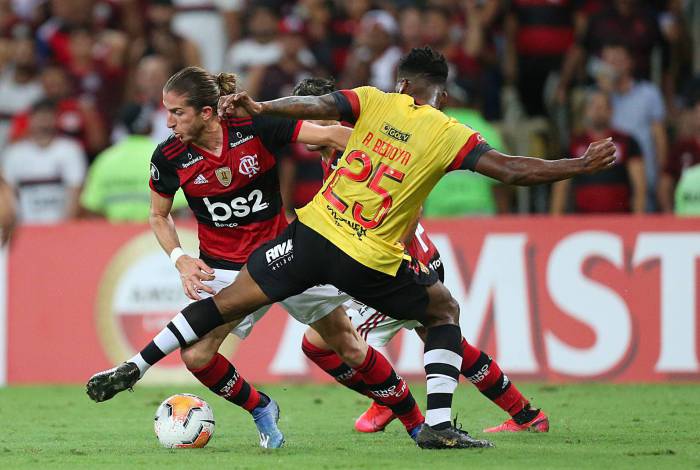 Conmebol altera duelo do Flamengo na Libertadores por conta de gramado do estádio; confira