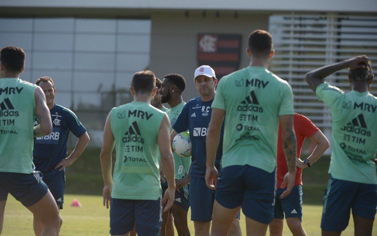 Ex-zagueiro do Flamengo dispara: Esse negócio de outro patamar está prejudicando o clube