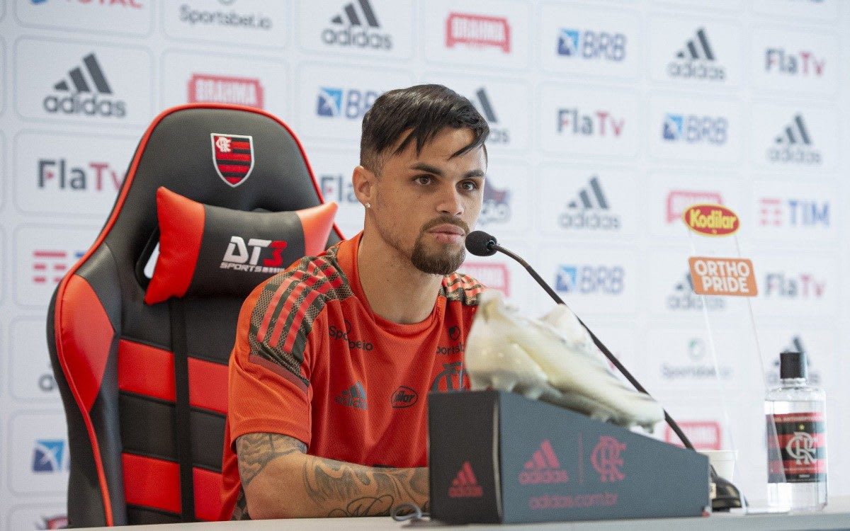 Michael afirma que nunca desejou ser emprestado e foca em volta por cima no Flamengo