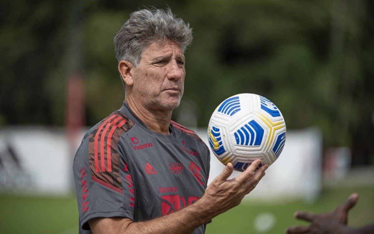 Com reservas, Flamengo enfrenta o América-MG