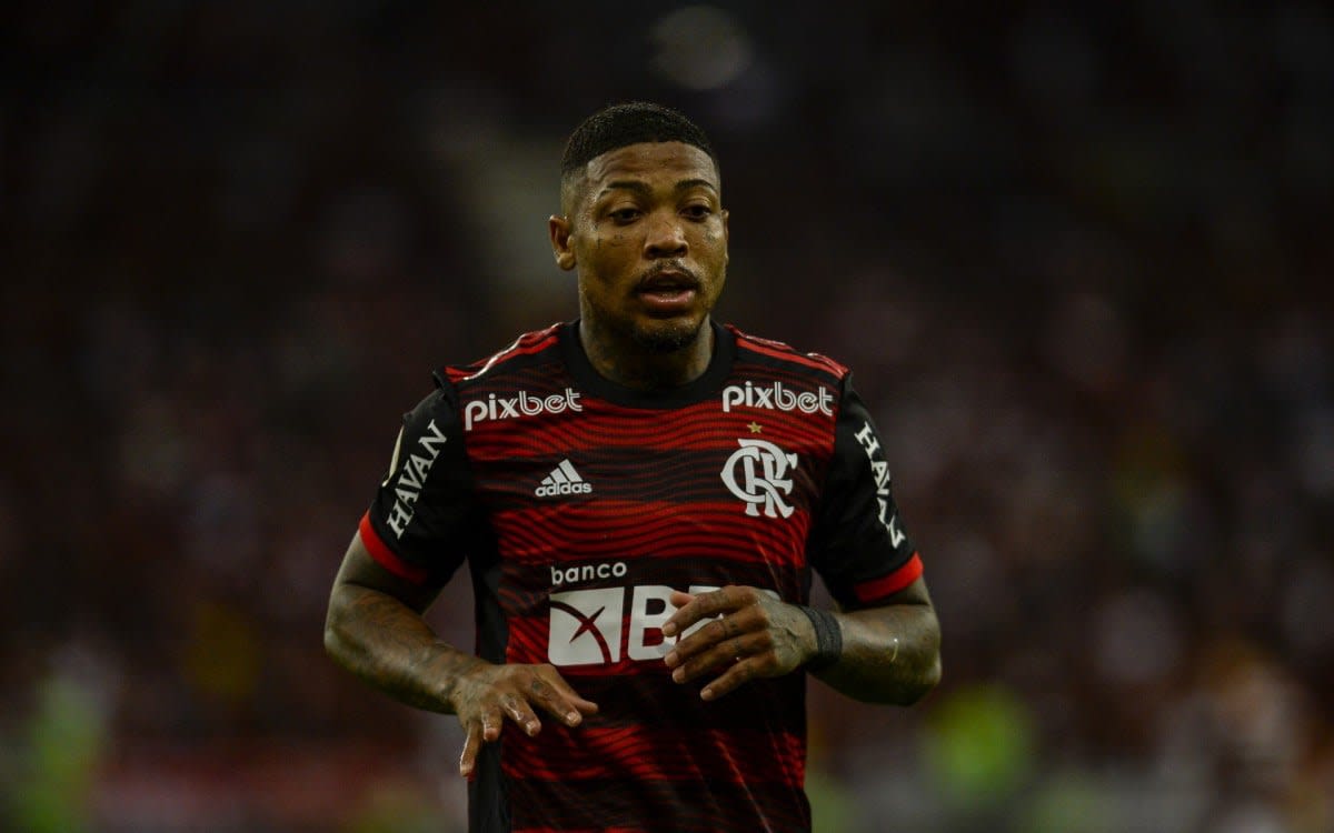 Vai ou fica? Marinho comenta rumores de possível saída do Flamengo