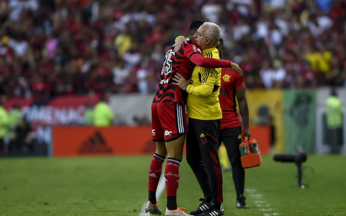 Dorival diz quando reforços poderão estrear e é sincero sobre chance de alcançar Palmeiras na liderança