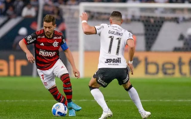 Flamengo é multado pelo STJD por conta de atraso no duelo com o Corinthians