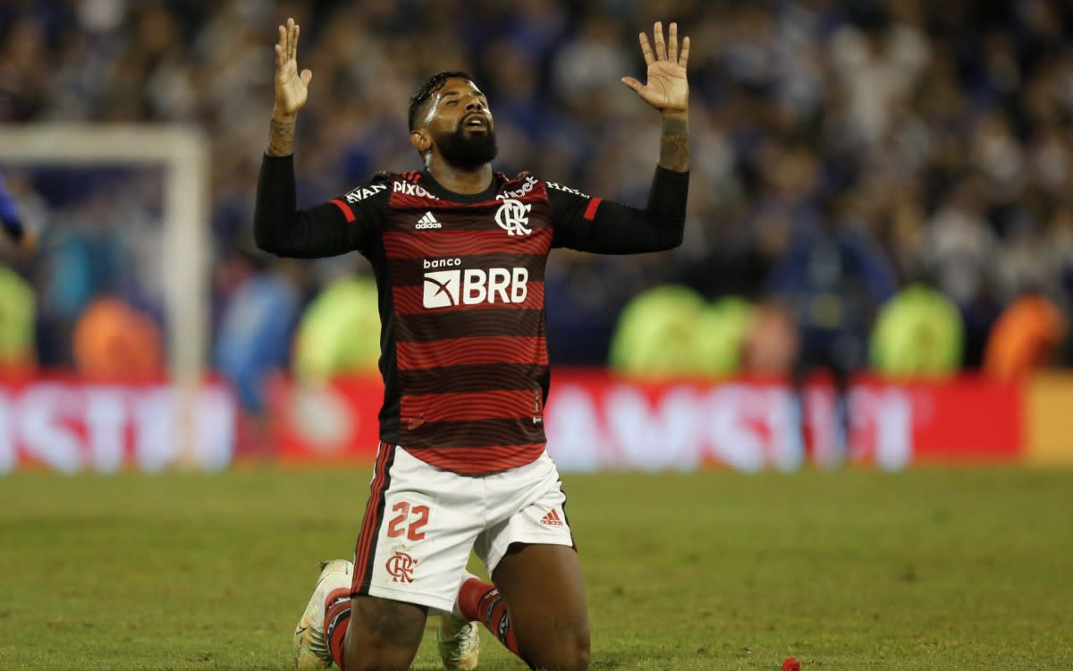 Clube da Série A paralisa negociação pela contratação de Rodinei, do Flamengo