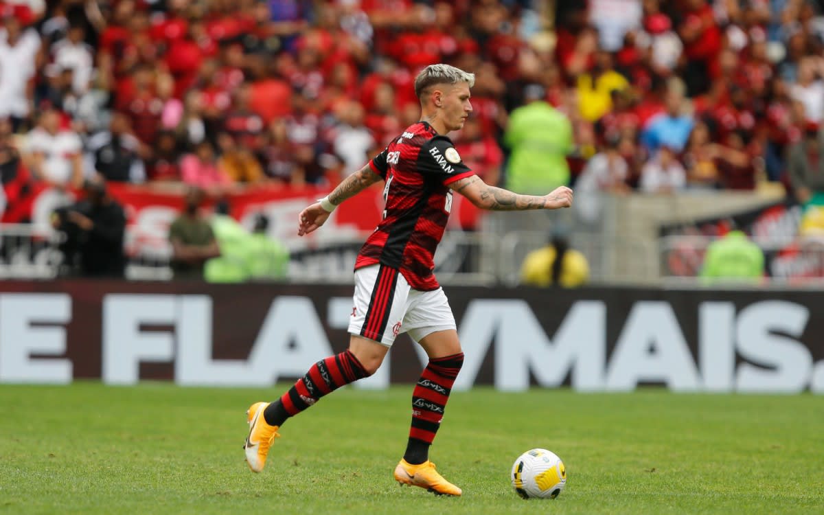 Jogador que menos atuou pelo Fla na temporada, Varela tem apenas 59 minutos em campo