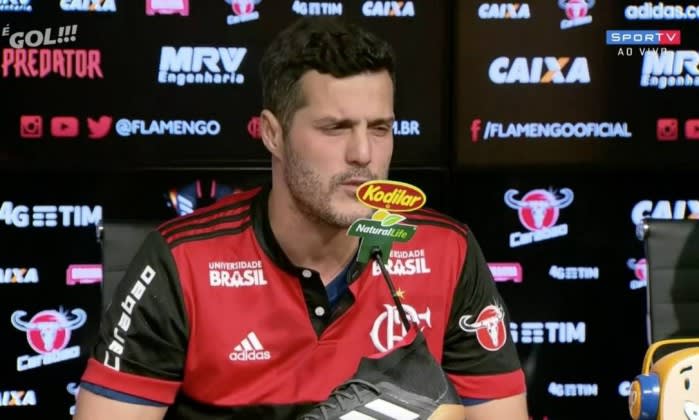 Júlio César treina pela primeira vez com todo grupo do Flamengo