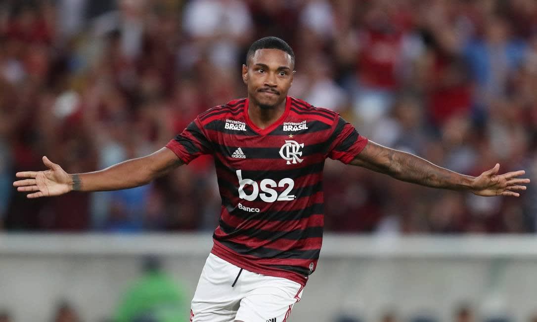 [COMENTE]: Vitinho ainda tem espaço no Flamengo?