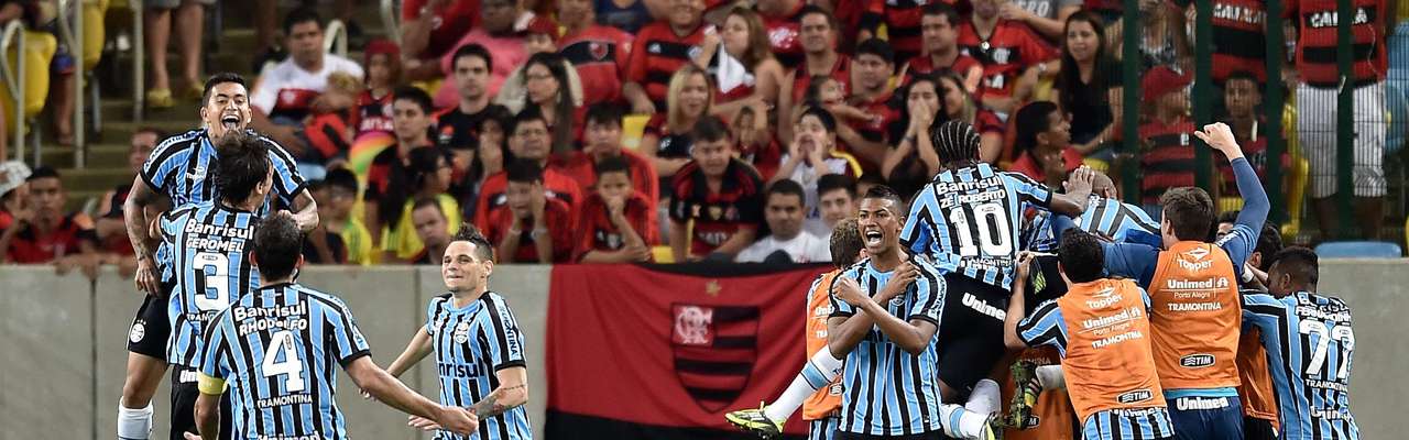 Grêmio cala Maracanã lotado e breca Fla com vitória no fim