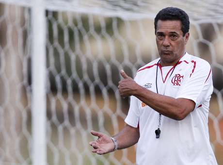 Luxemburgo vê momento complicado, mas fala em Libertadores