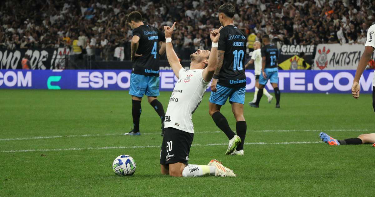 Em jogo de oito gols, Corinthians empata com Grêmio em Itaquera pelo Brasileiro