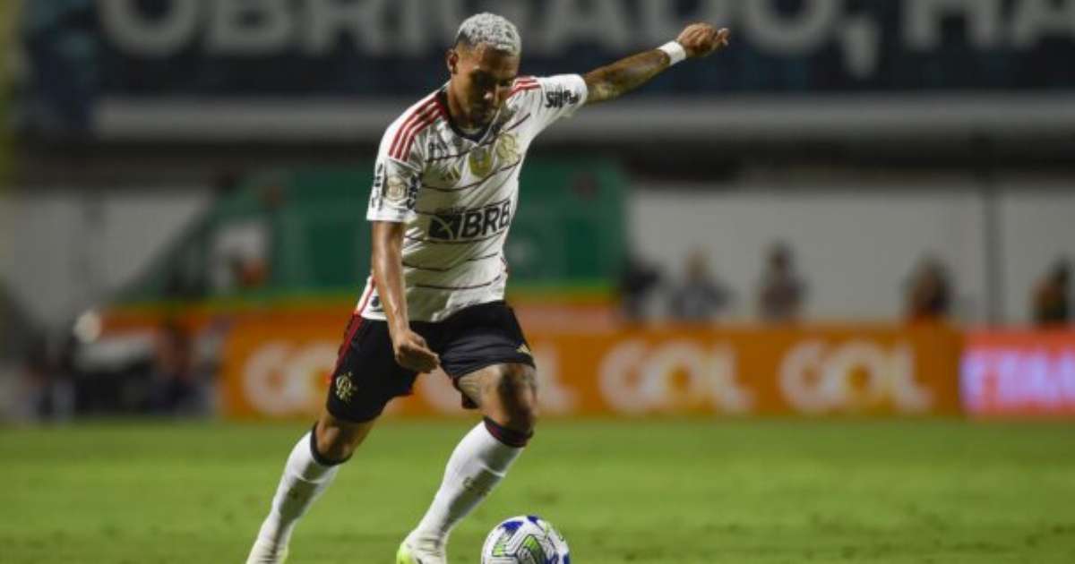 Bragantino formaliza proposta por Matheuzinho, do Flamengo