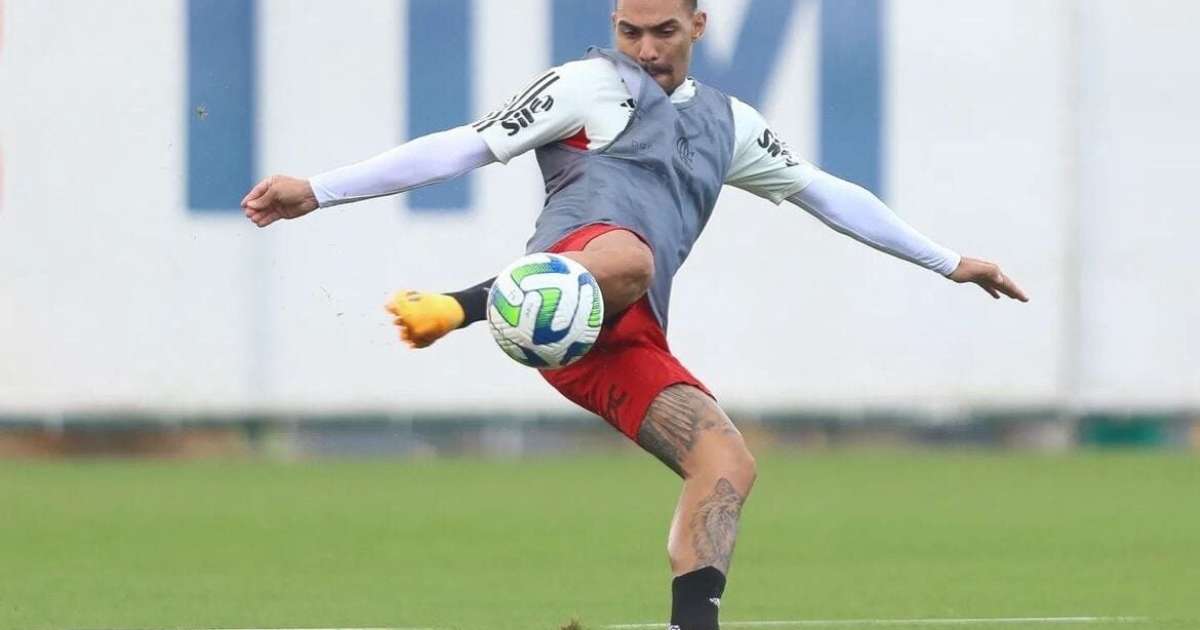 Flamengo barra transferência de Matheuzinho ao Corinthians por divergências no pagamento