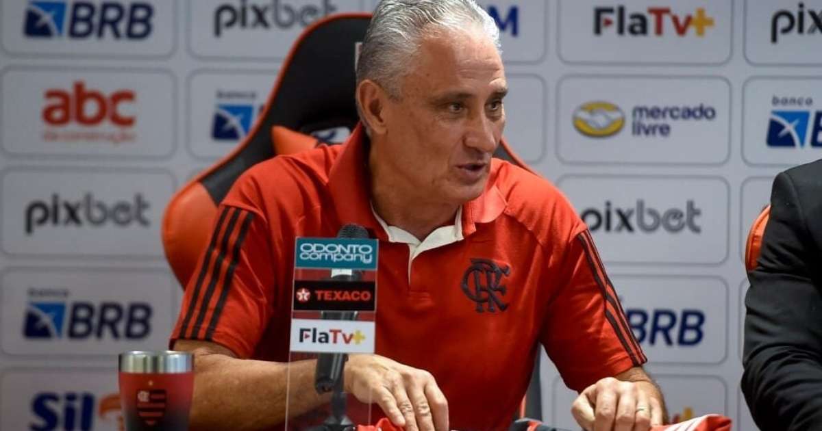 Tite destaca falha defensiva do Flamengo e critica qualidade da bola no clássico.
