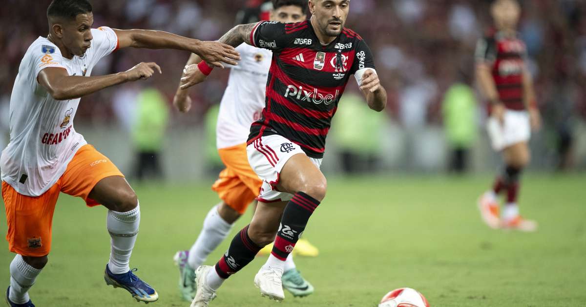 Arrascaeta manda recado aos rivais após título do Carioca com Flamengo.