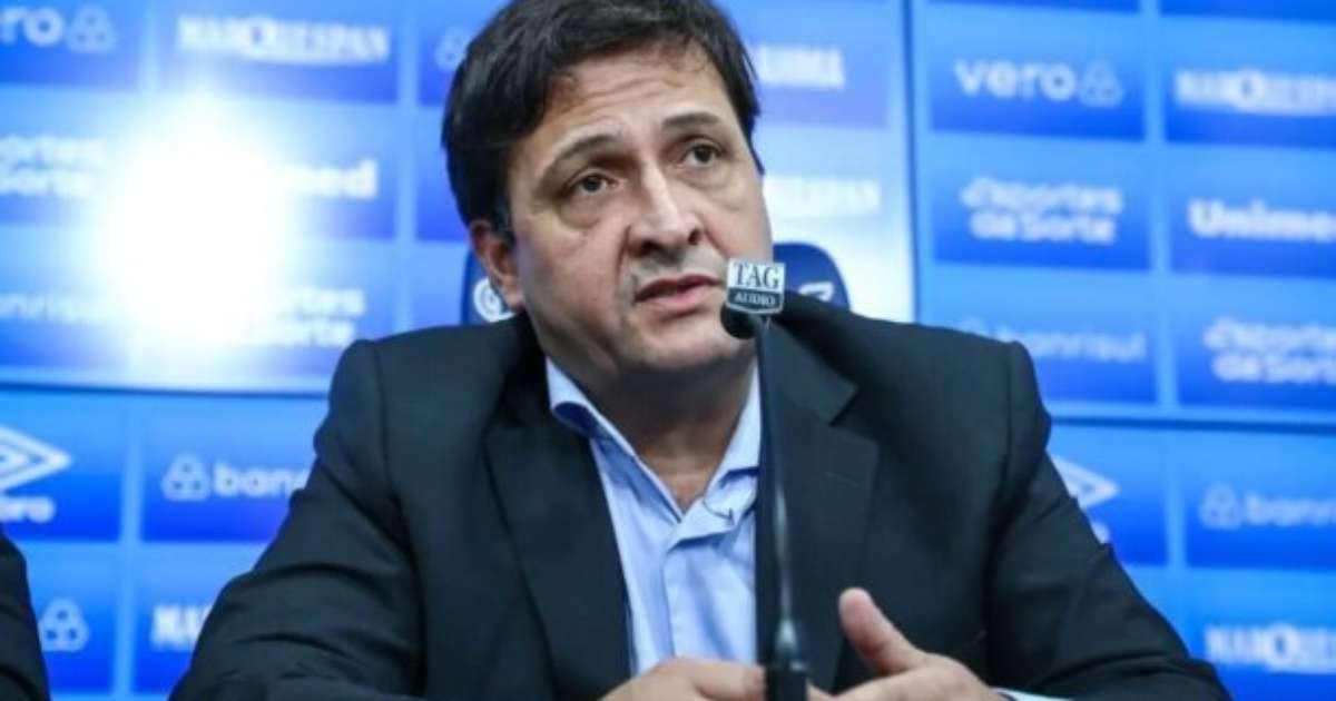 Presidente do Grêmio busca reforço para zaga na temporada atual.