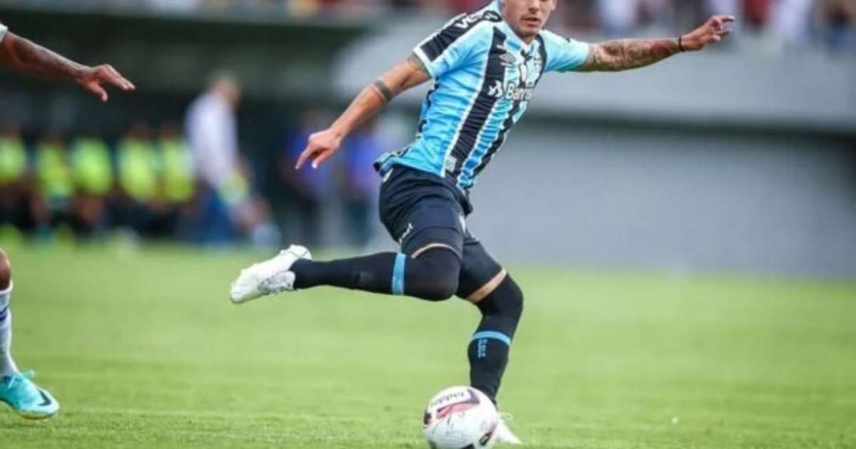 Carballo volta ao Grêmio para tratar lesão no púbis durante recuperação.