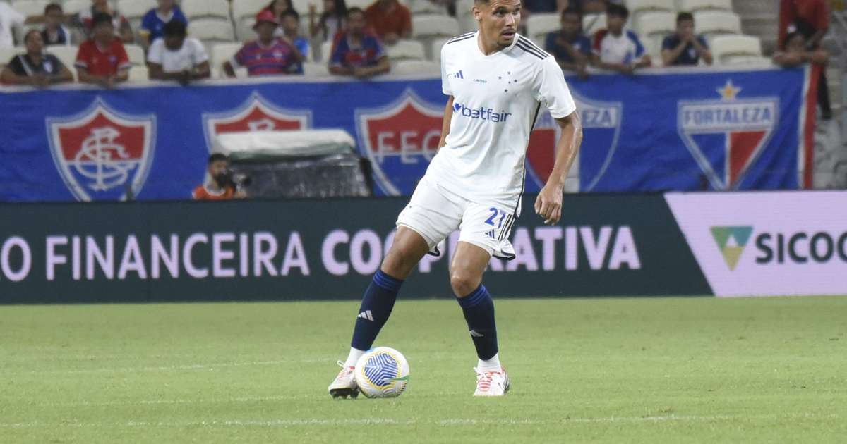 Problemas defensivos afetam desempenho do Cruzeiro no campo.