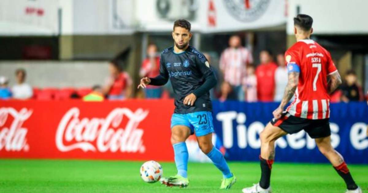 Retorno de Pepê impulsiona Grêmio rumo à vitória na competição.