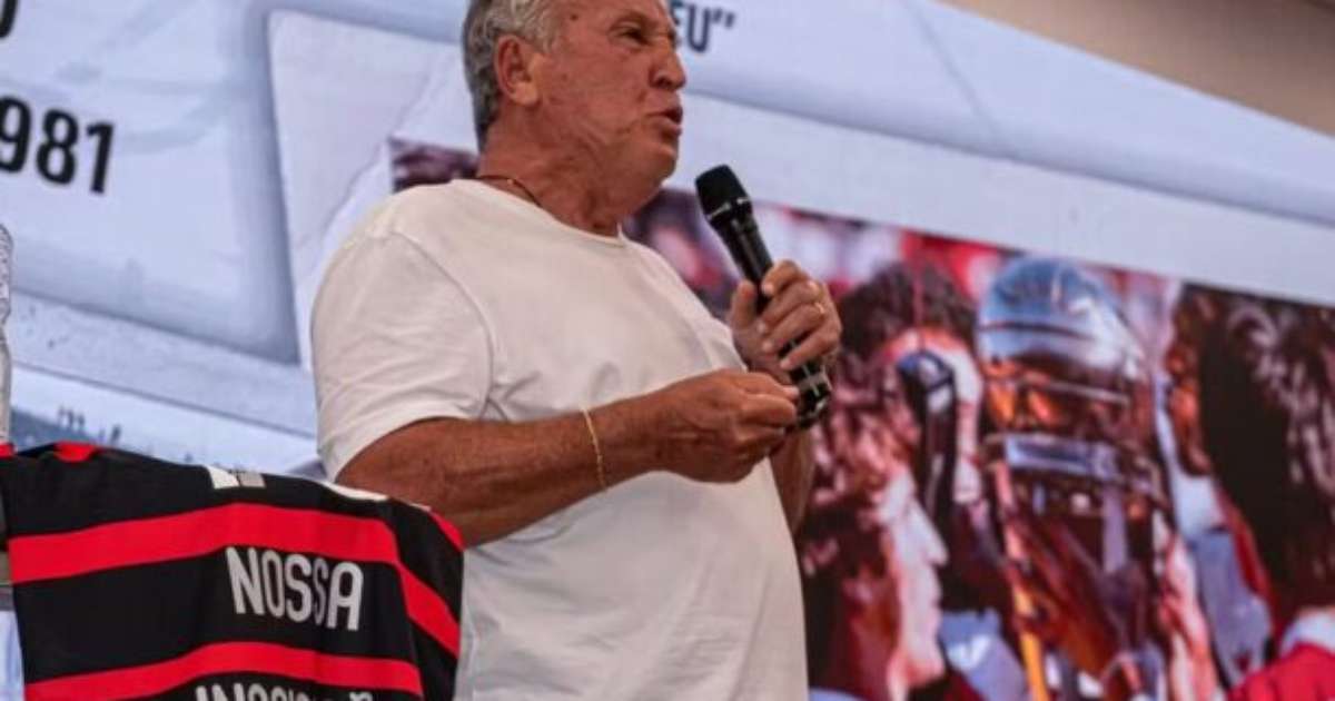 Zico critica derrota do Flamengo e questiona escolha de Tite para Libertadores.