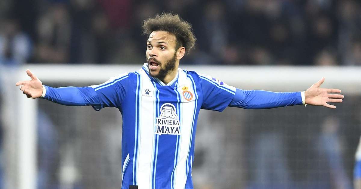 Grêmio contrata atacante Martin Braithwaite, ex-Barcelona, reforçando o elenco para temporada.