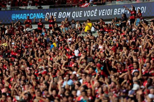 Torcida do Flamengo esgota ingressos de três setores para a partida contra o Palmeiras, no Maracanã