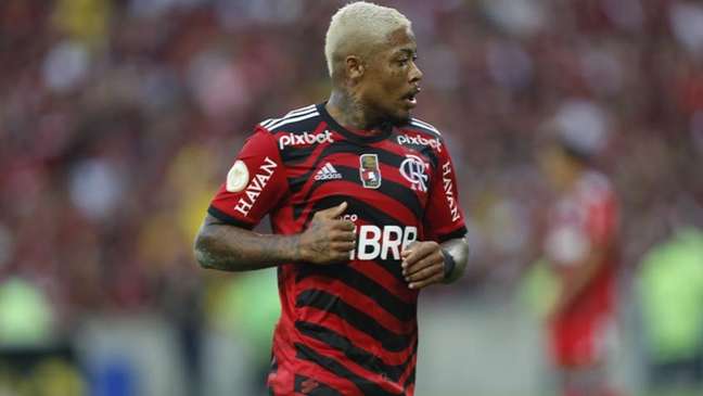 Marinho pede pés no chão após goleada do Flamengo e explica indignação em vídeo com Arrascaeta