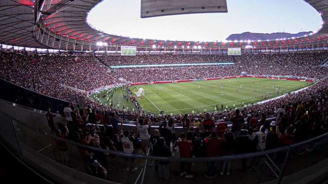 Flamengo mantém 100 com Dorival e vira melhor mandante do Brasileiro