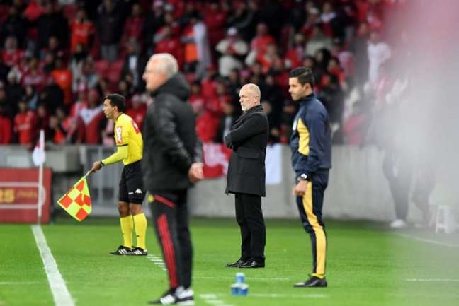 Organizado e na briga pelo G4: Flamengo reencontra o Inter de Mano, rival da estreia de Dorival