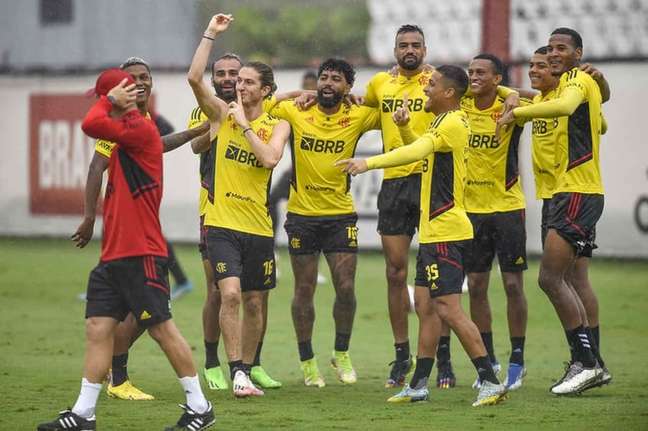 Flamengo realiza último treino do ano e se reapresenta junto com Vitor Pereira na segunda