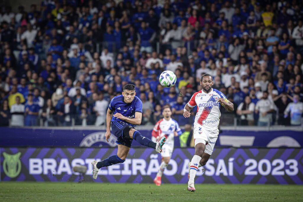 Jogos de hoje (18/11/2023): onde assistir futebol ao vivo e