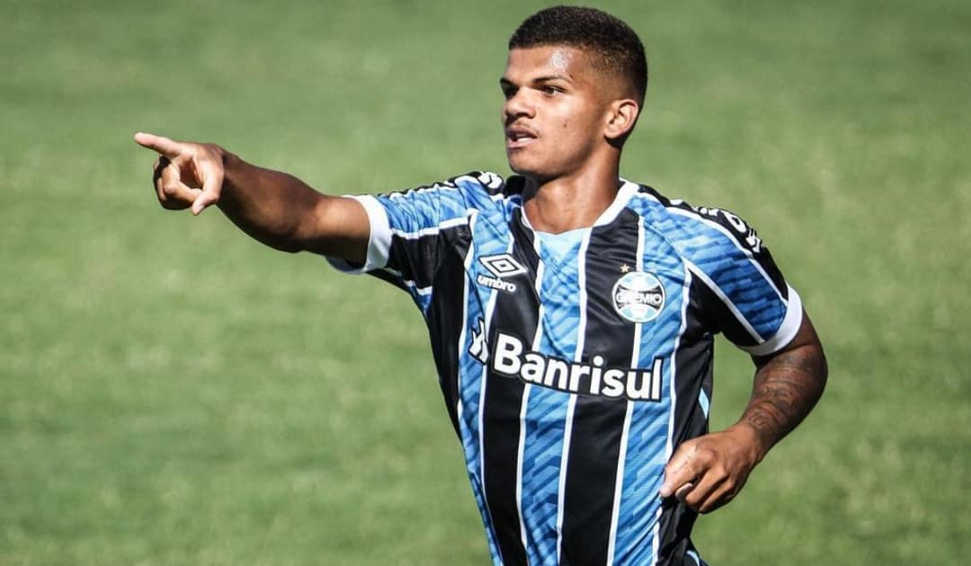 Grêmio encaminha empréstimo do volante Mateus Sarará ao Juventude