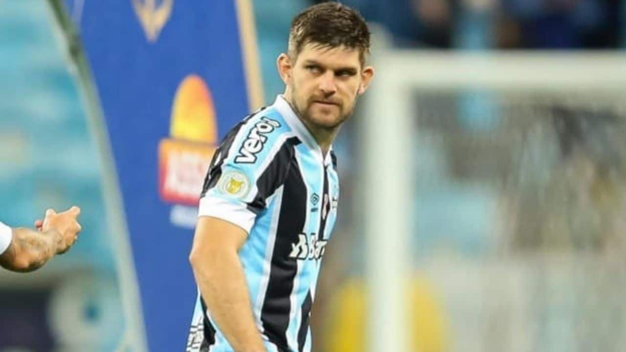 Kannemann jogou apenas metade dos jogos do Grêmio desde sua renovação