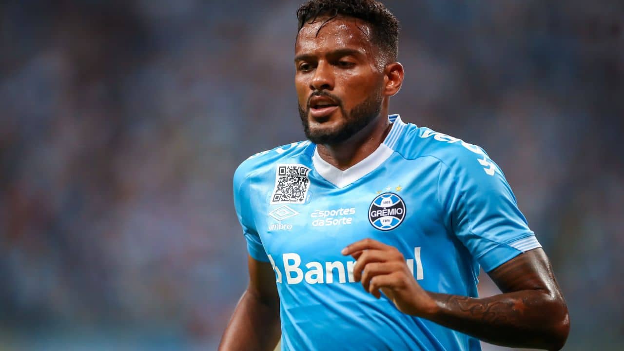 Possível renovação de Reinaldo com o Grêmio é divulgada