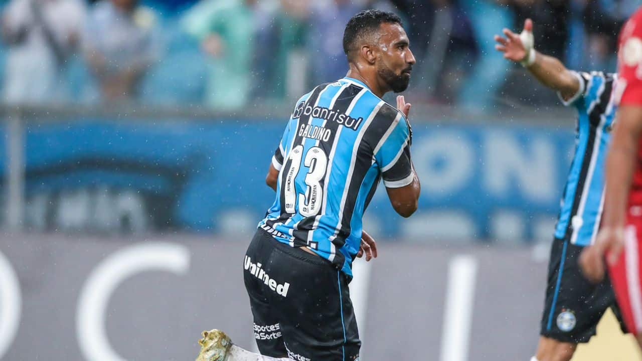 Gol do Grêmio hoje! Galdino marca GOLAÇO e empata o duelo; assista